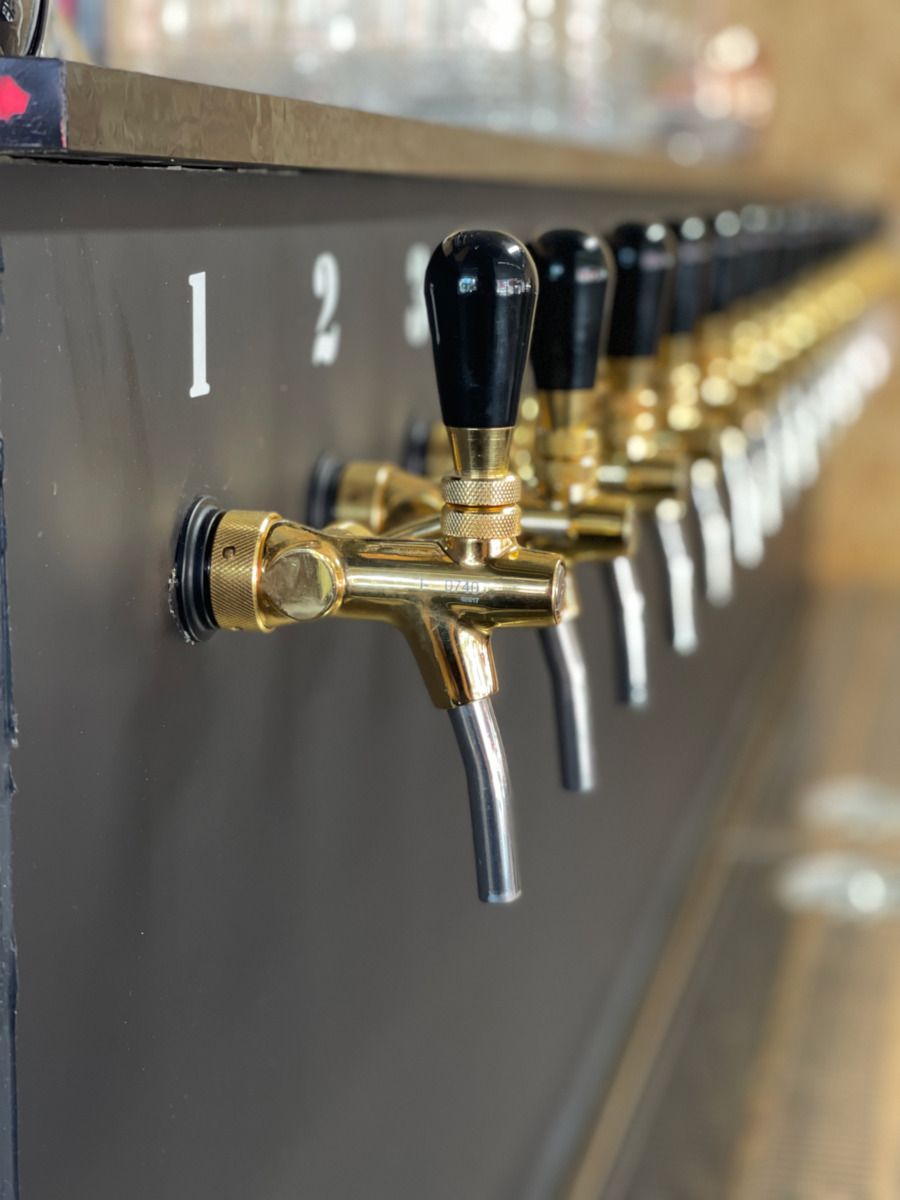 Les becs de bières pression au comptoir d’Ar-Skewell